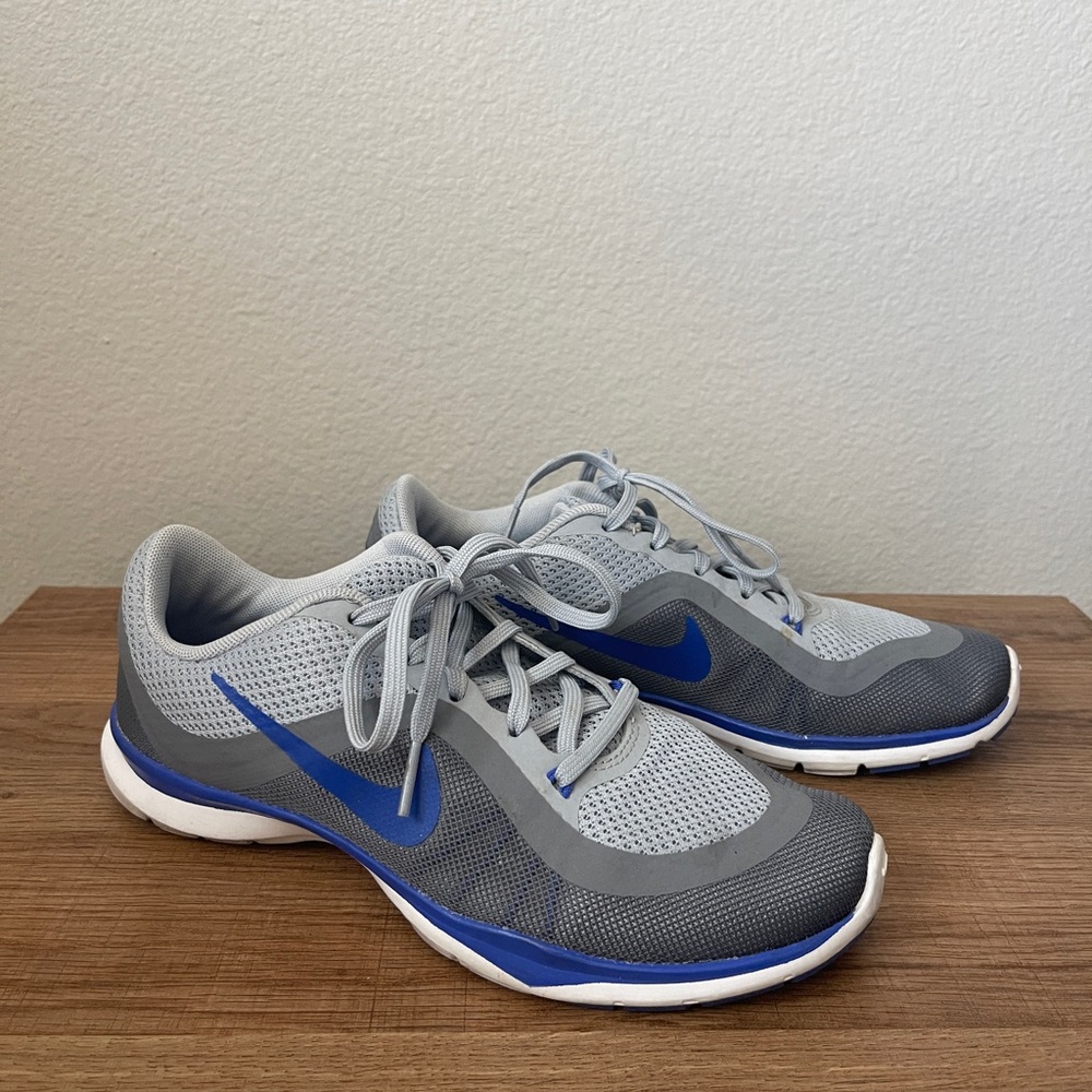 Nike training shoes, size 6.